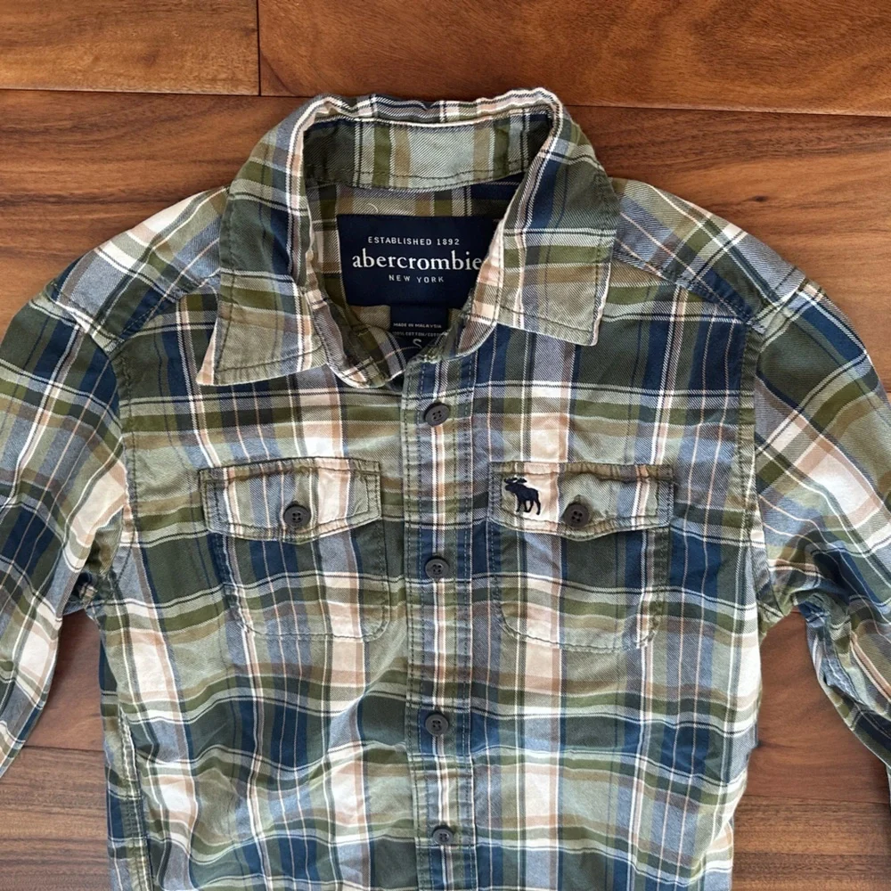 Abercrombie & Fitch Blue and Green Plaid Shirt size Small - Picture 2 of 4